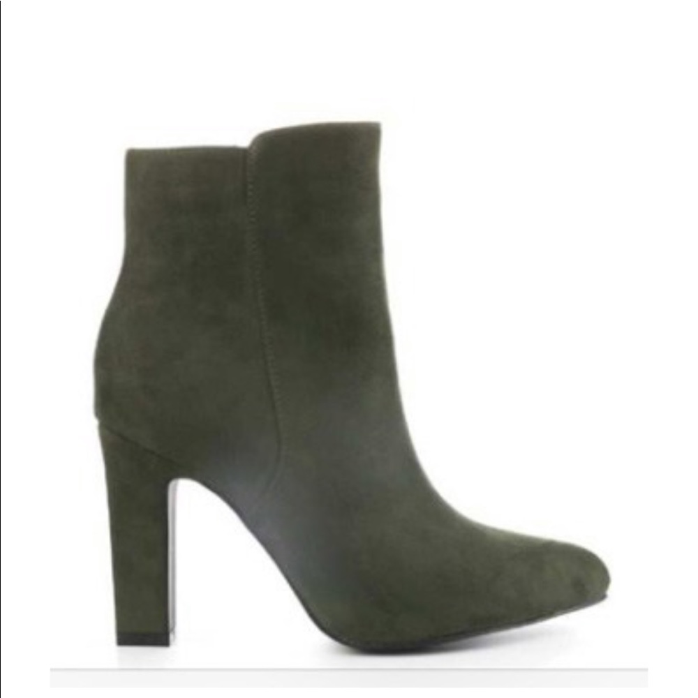 Stylish booties olive